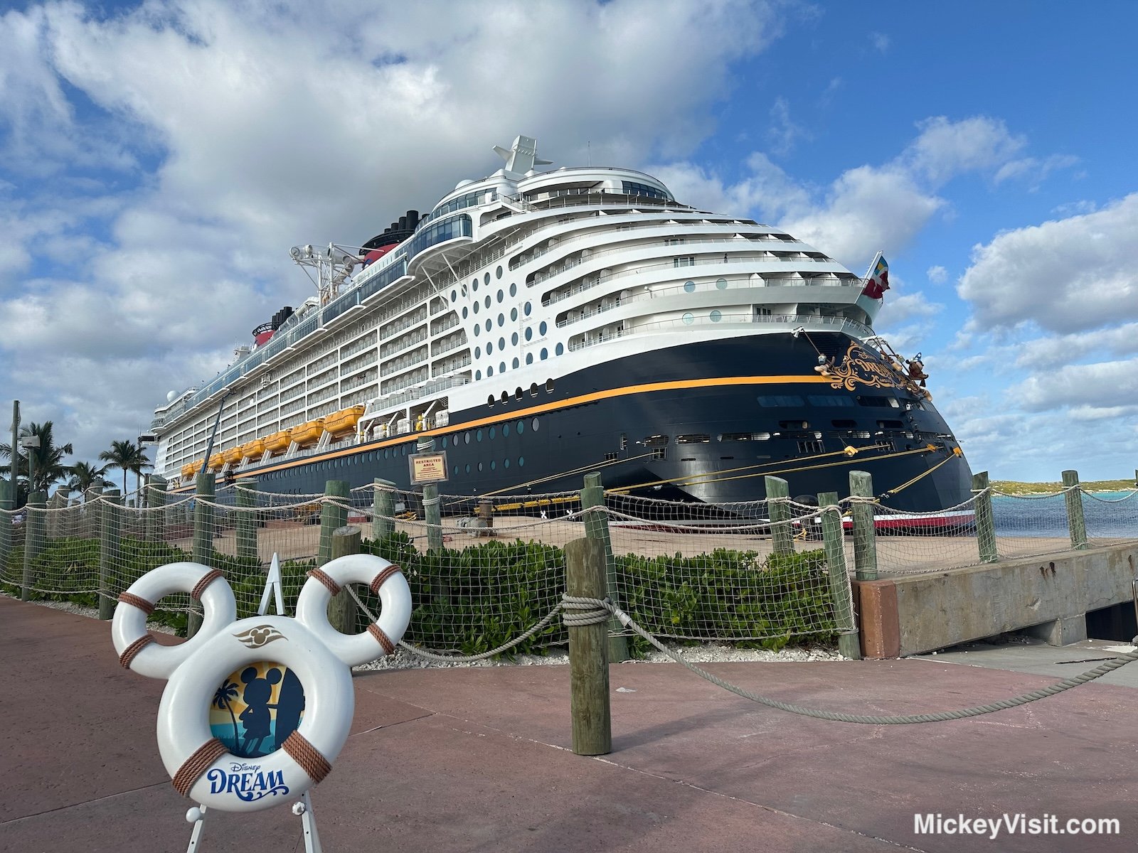 Disney Dream Ship