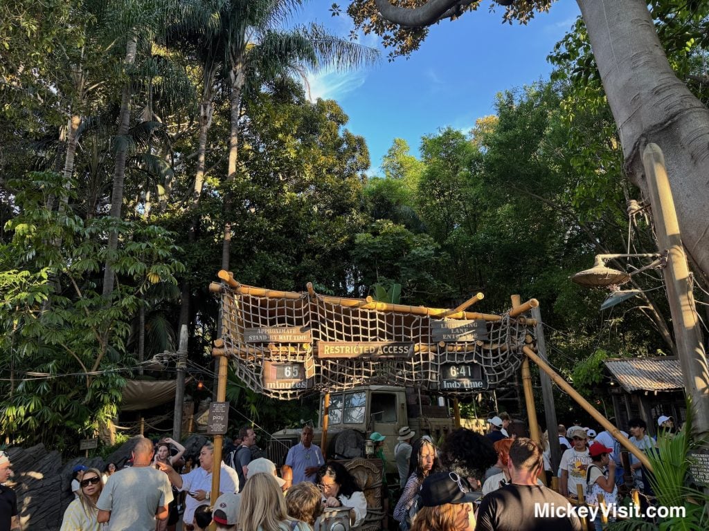 disneyland indiana jones adventure lightning lane entrance