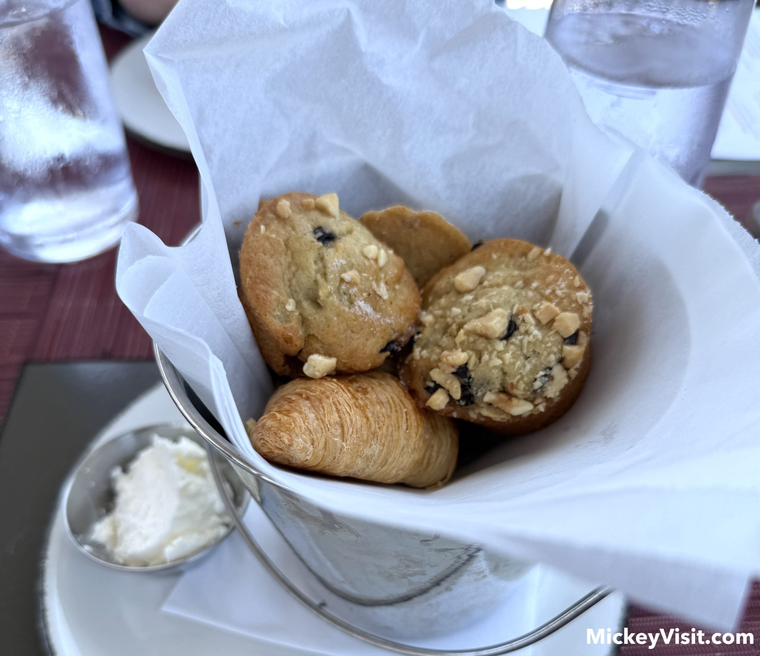 RISE Rooftop Lounge brunch pastries