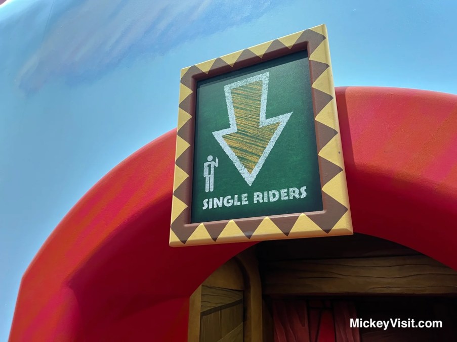 single rider sign at universal studios