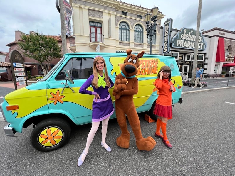 characters at universal studios florida